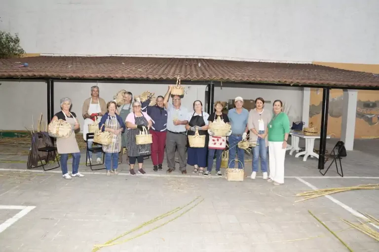 La FEDAC impulsa el relevo artesanal: 23 alumnos se forman en cestería de caña